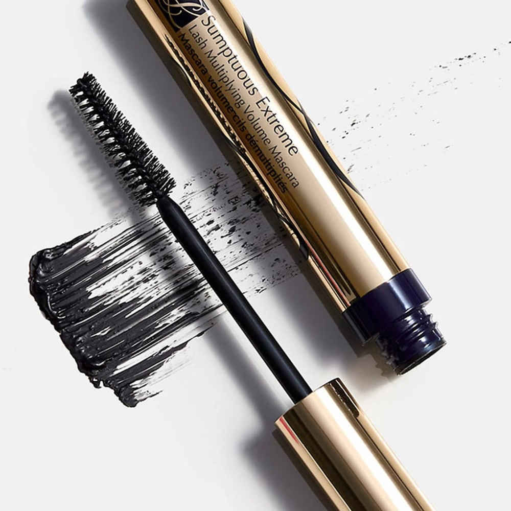 Estee Lauder Sumptuous Extreme Mascara - 01 Extreme Black - Picture 2 of 5